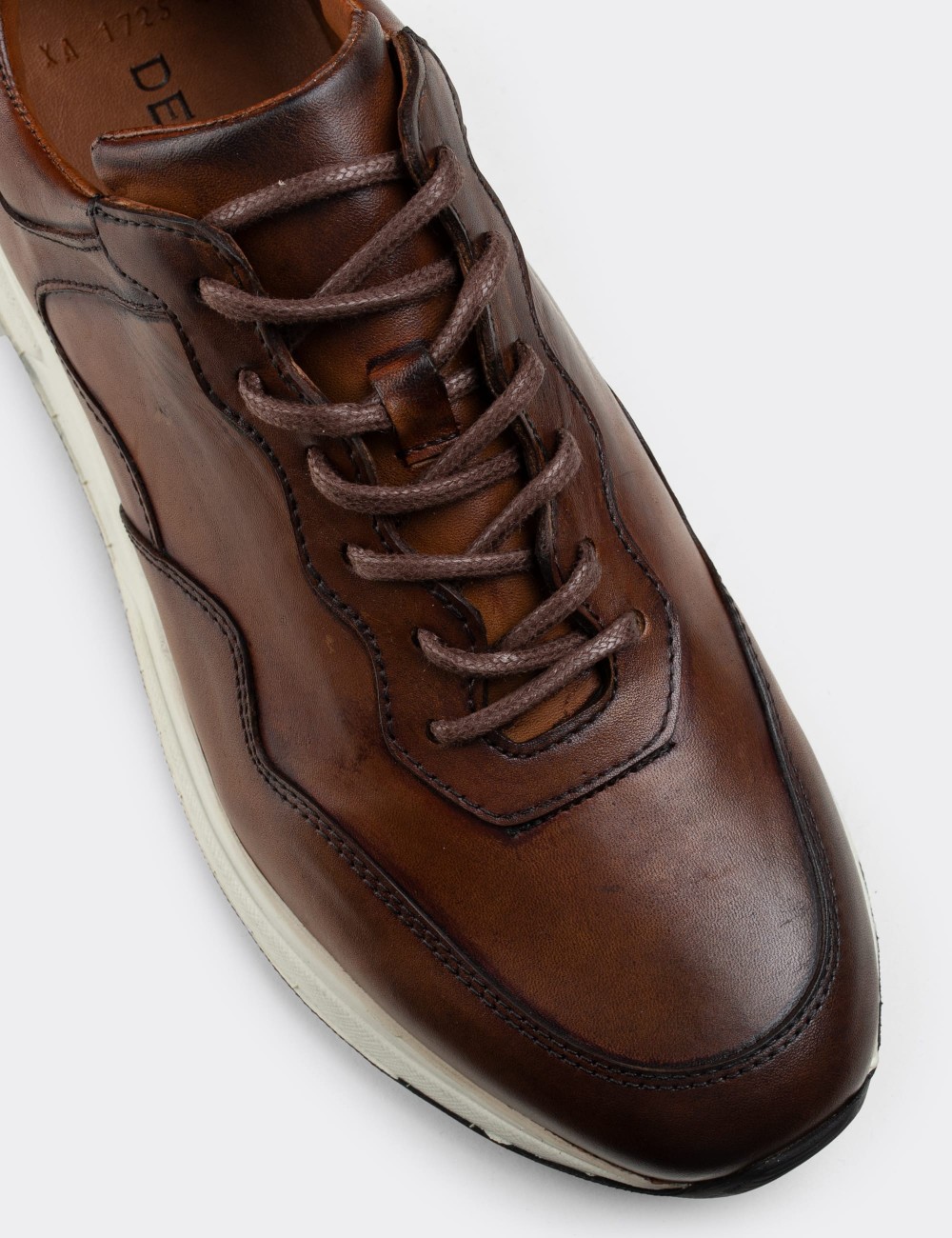 Tan  Leather Sneakers - 01725MTBAP02
