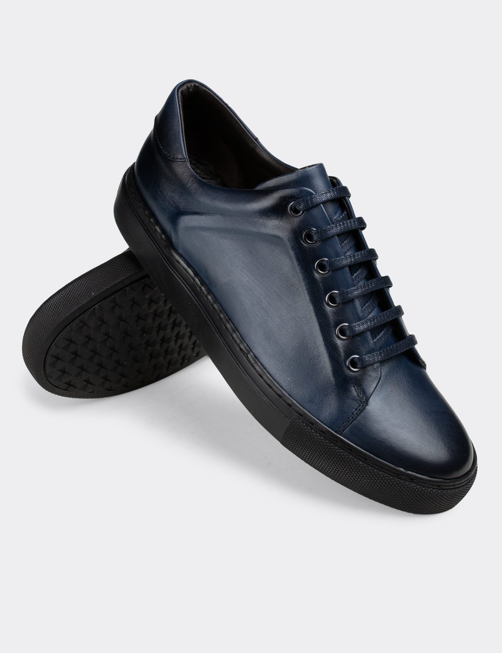 Blue  Leather Sneakers - 01833MMVIC02
