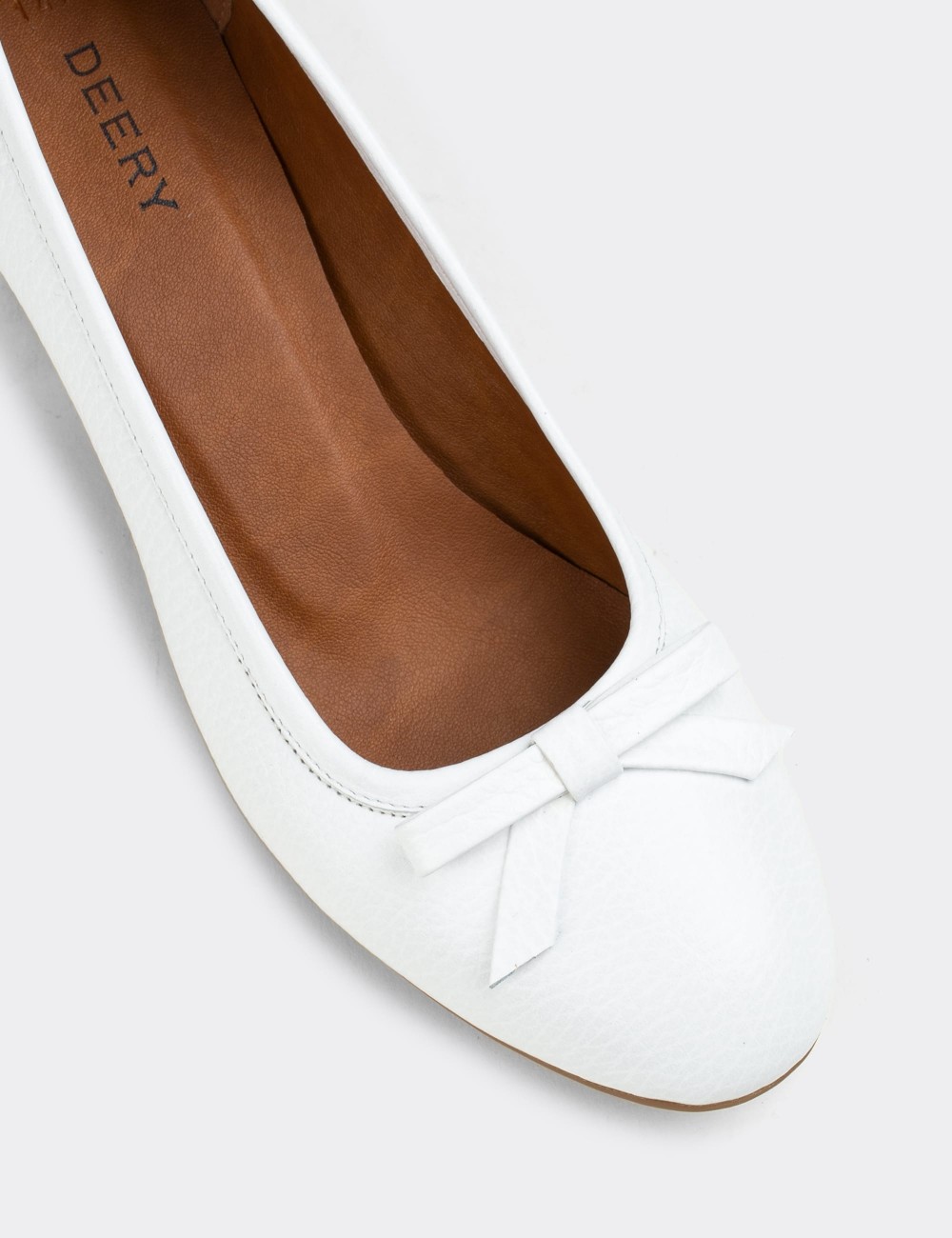 White  Leather Heel - E1471ZBYZC01