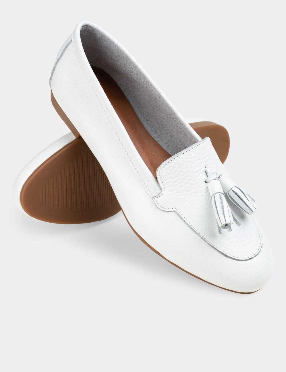 White  Leather Loafers - E3209ZBYZC01