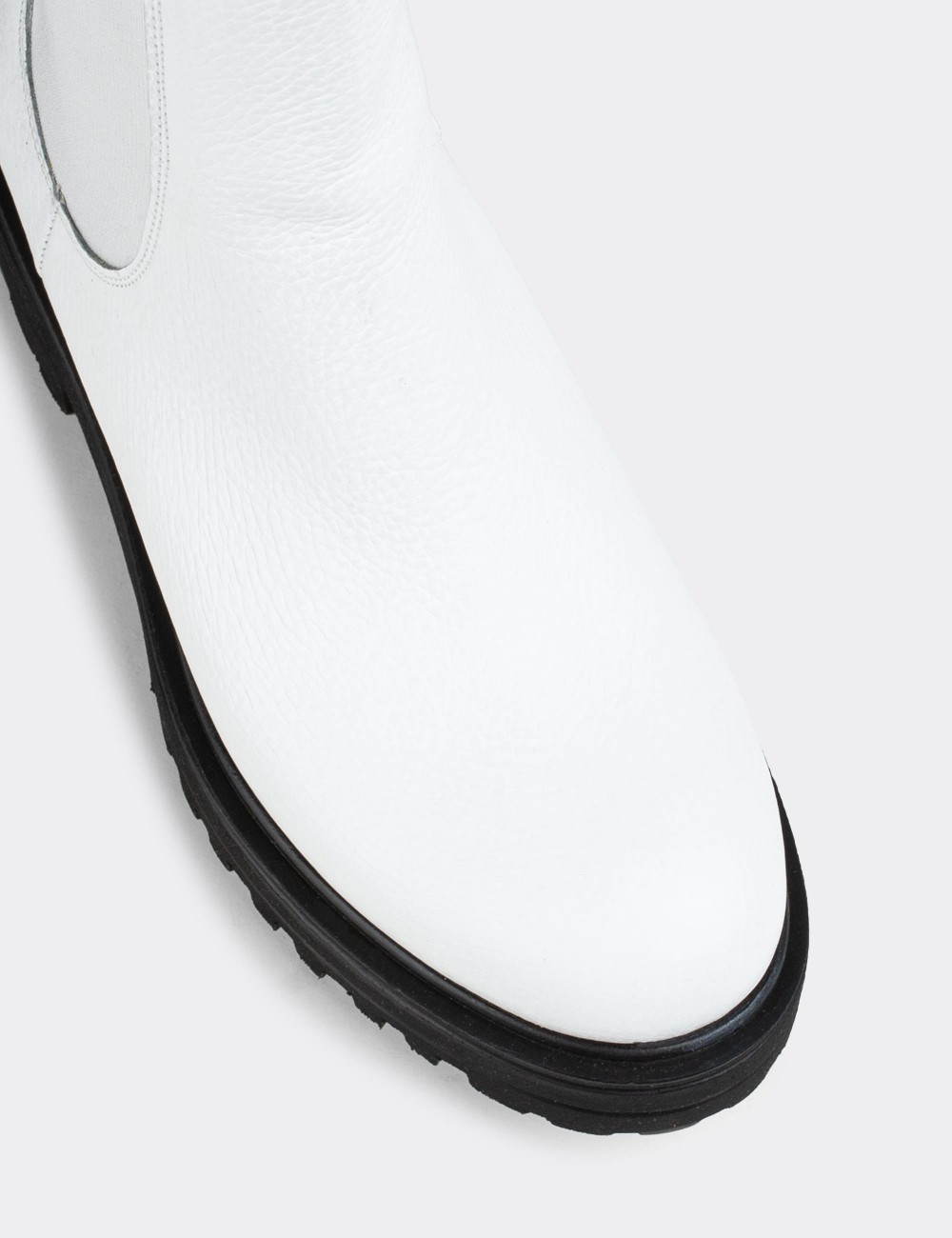 White  Leather Chelsea Boots - E2020ZBYZC02