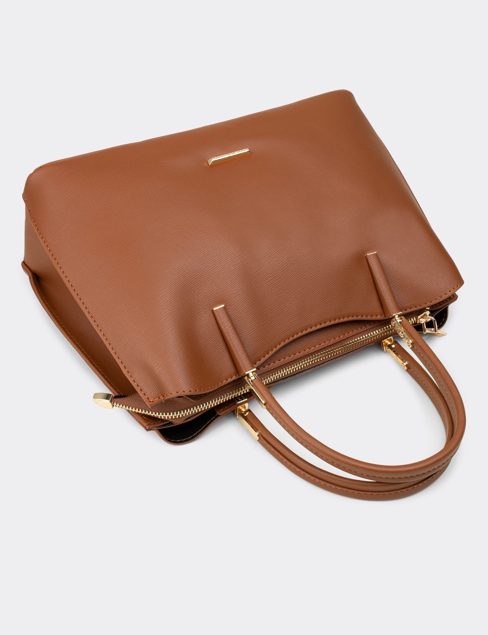 Tan Shoulder Bag - V7124ZTBAY01