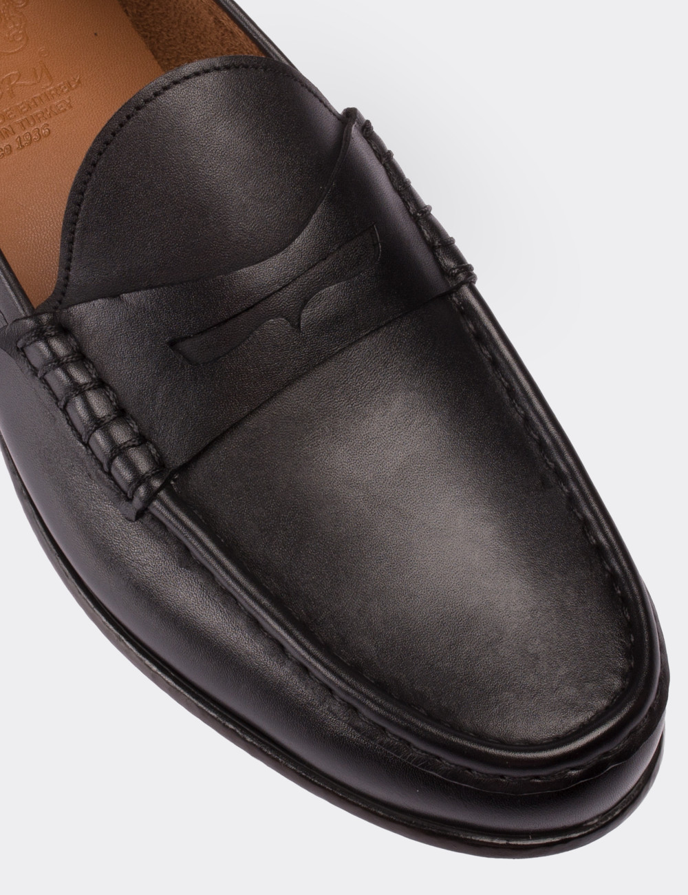 Black  Leather Loafers - 01648MSYHC01