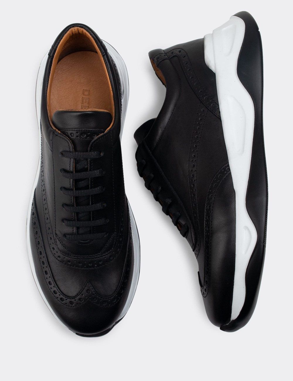 Black  Leather Sneakers - 00750MSYHE05