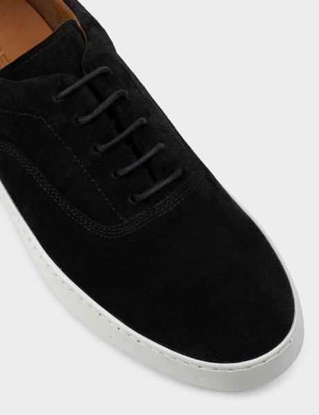 OVERSIZED SNEAKERS IN WHITE CALFSKIN WITH GREY HEEL TAB