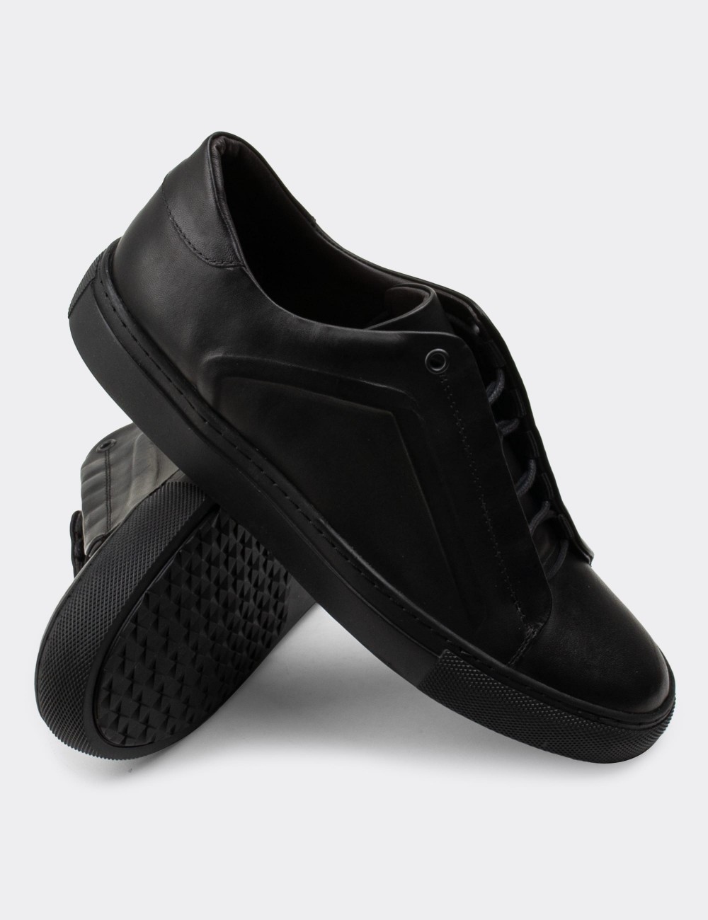 Black  Leather Sneakers - 01831MSYHC01