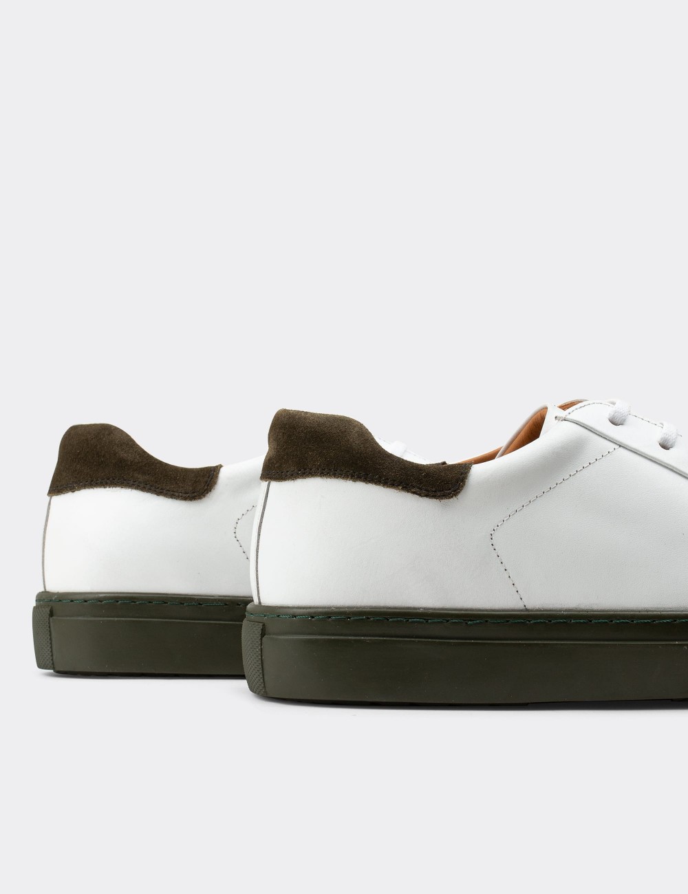 White  Leather Sneakers - 01829MBYZC08