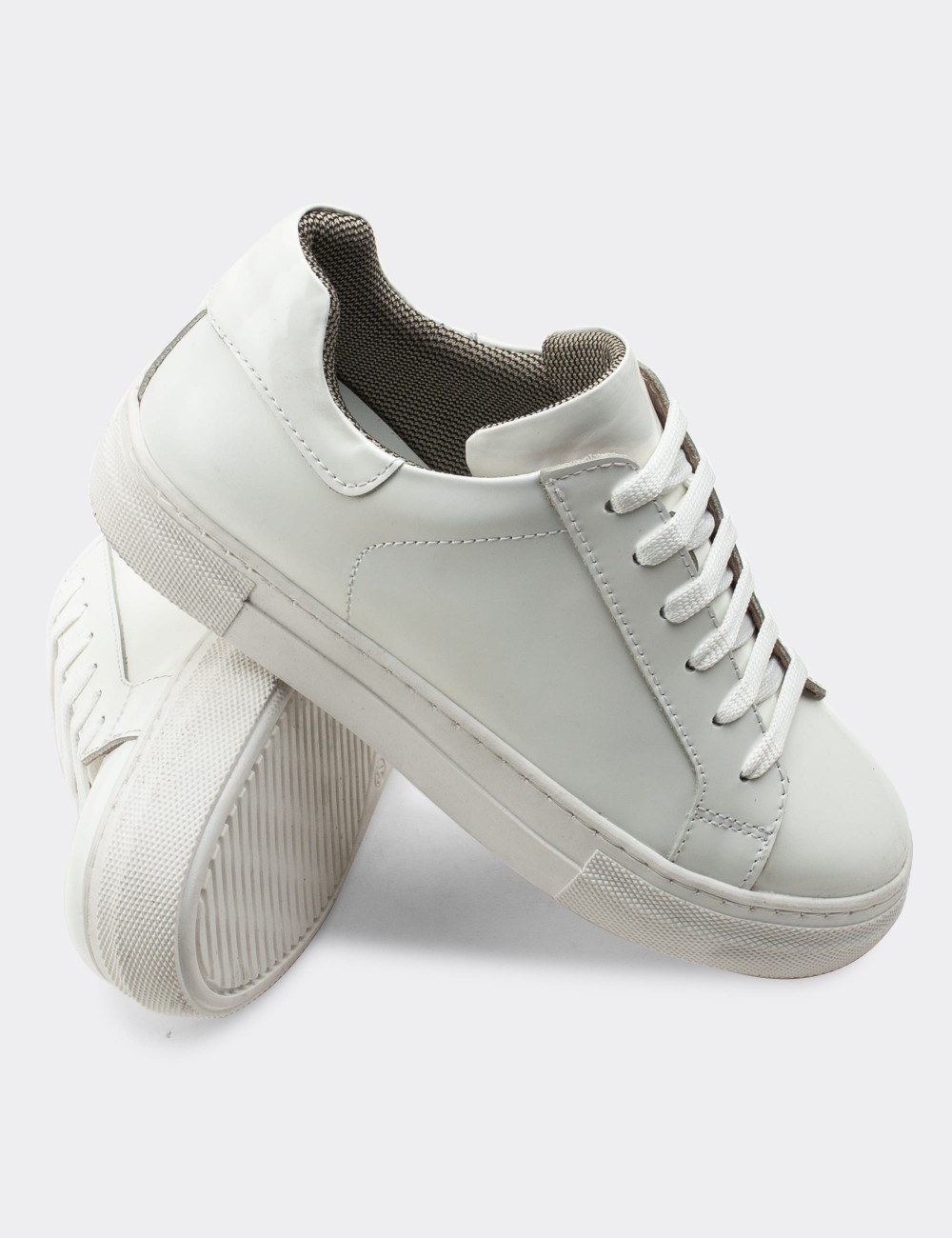 White  Leather Sneakers - Z1681ZBYZC02