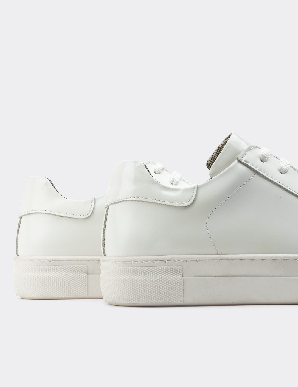 White  Leather Sneakers - Z1681ZBYZC02
