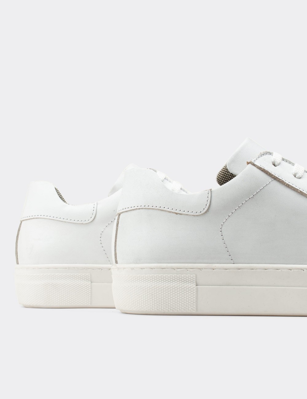 White  Leather Sneakers - Z1681ZBYZC01