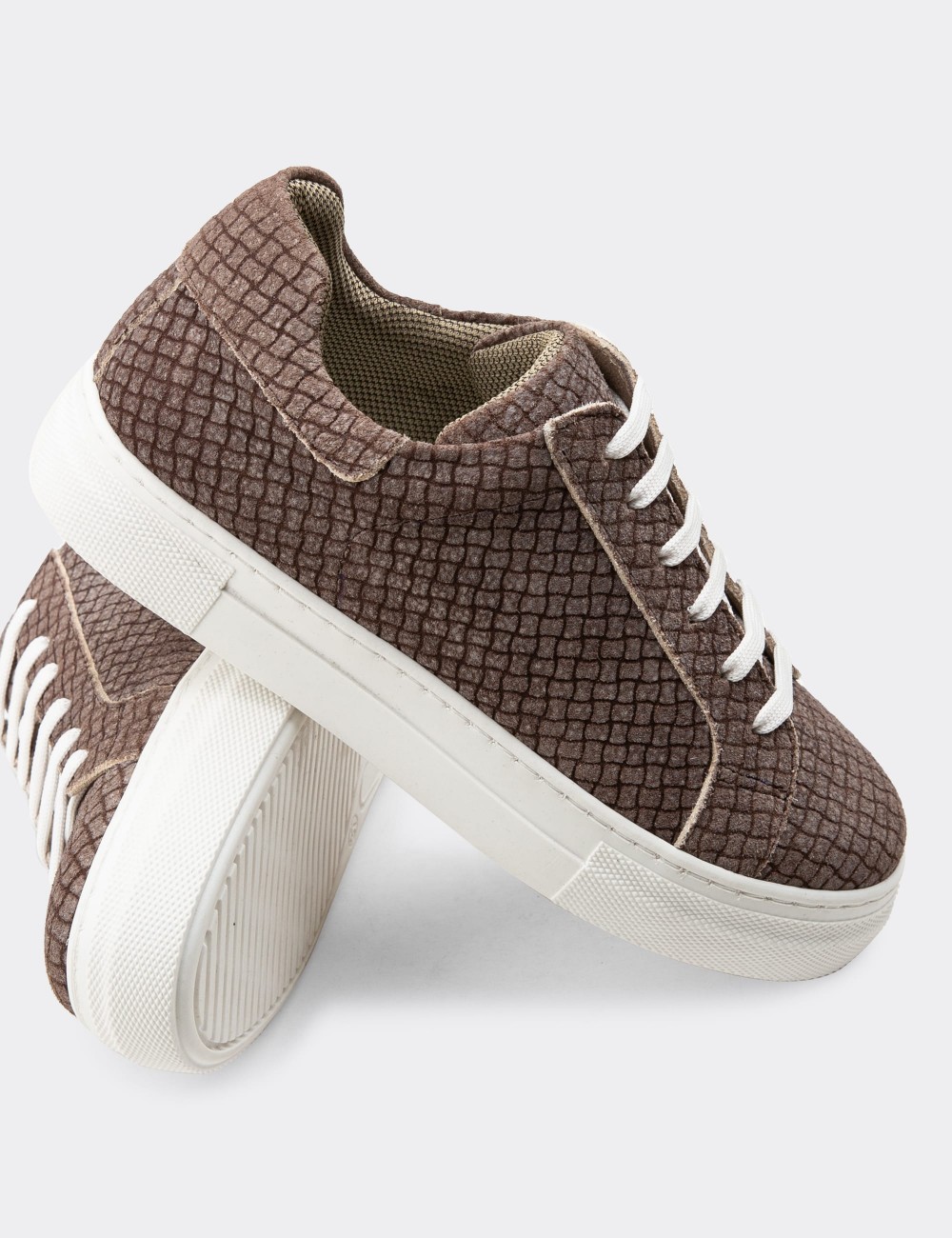 Sandstone Suede Leather Sneakers - Z1681ZVZNC03
