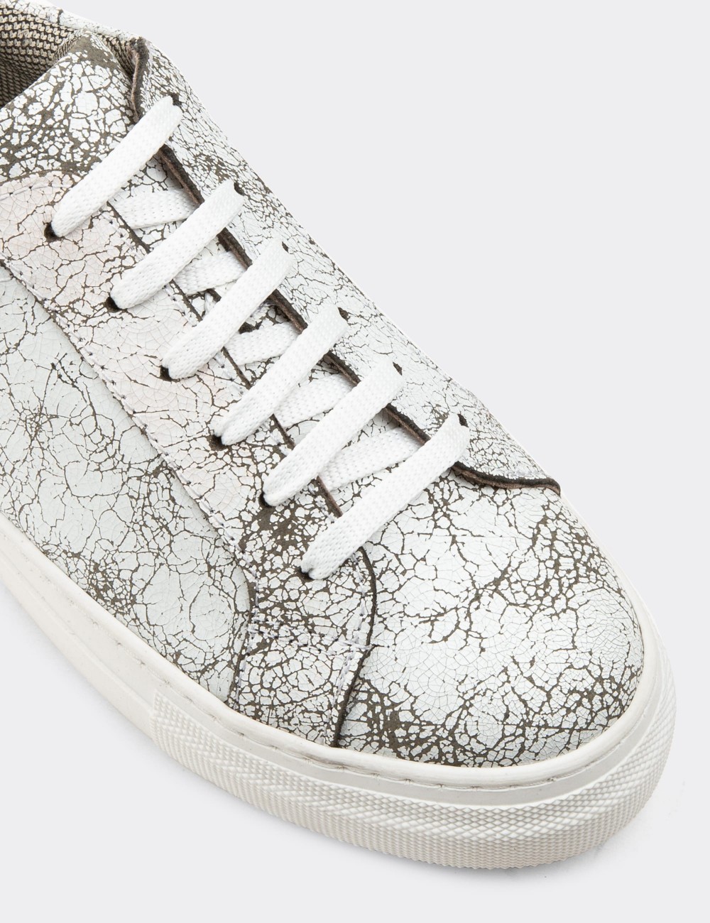 White  Leather Sneakers - Z1681ZBYZC04