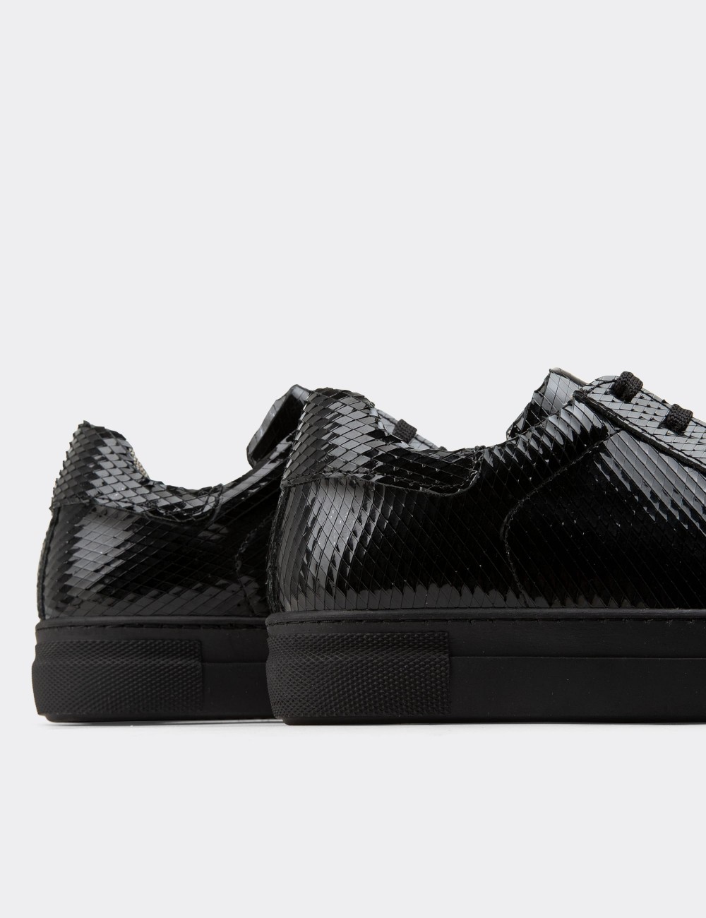 Black Patent Leather Sneakers - Z1681ZSYHC14