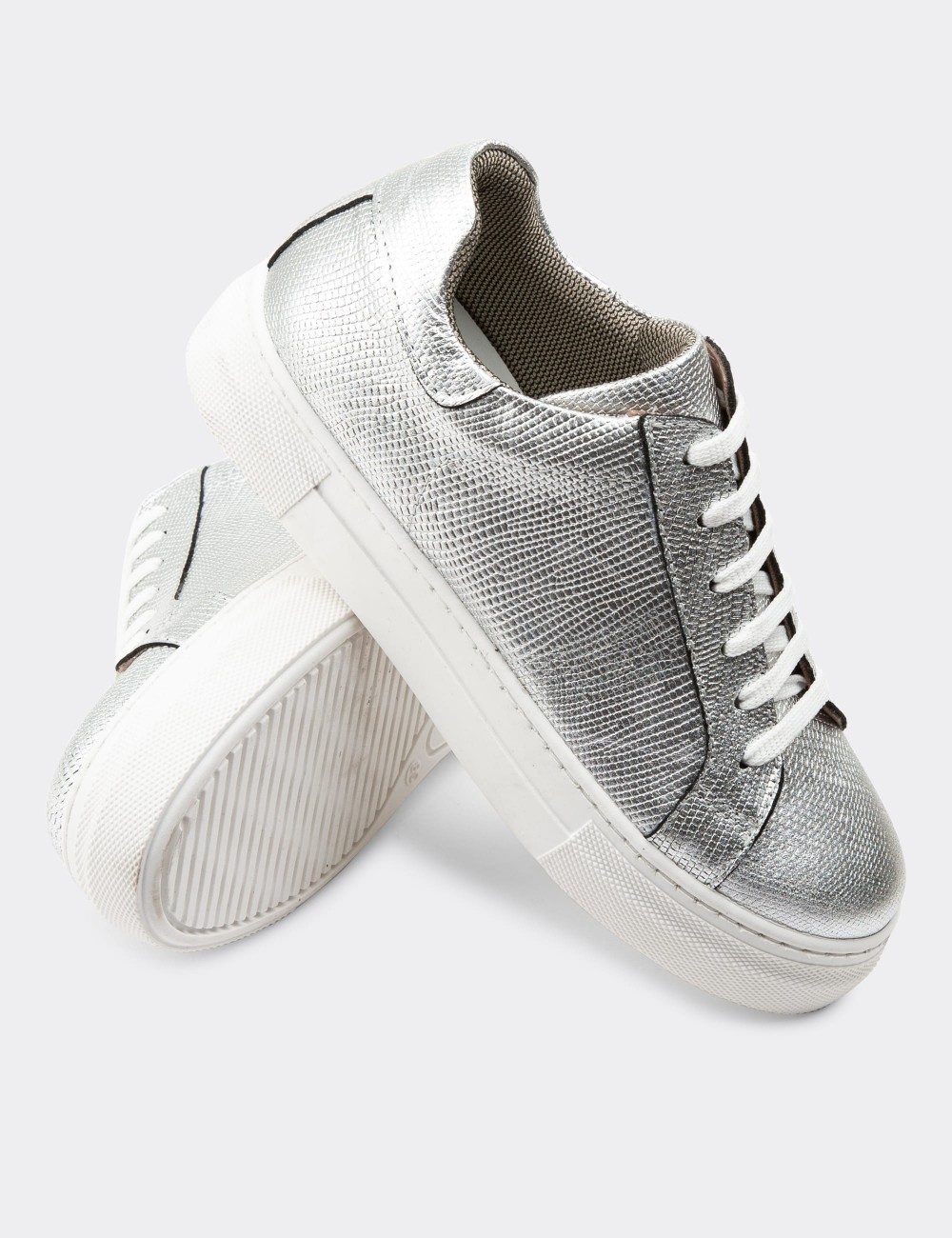 Silver  Leather Sneakers - Z1681ZGMSC02