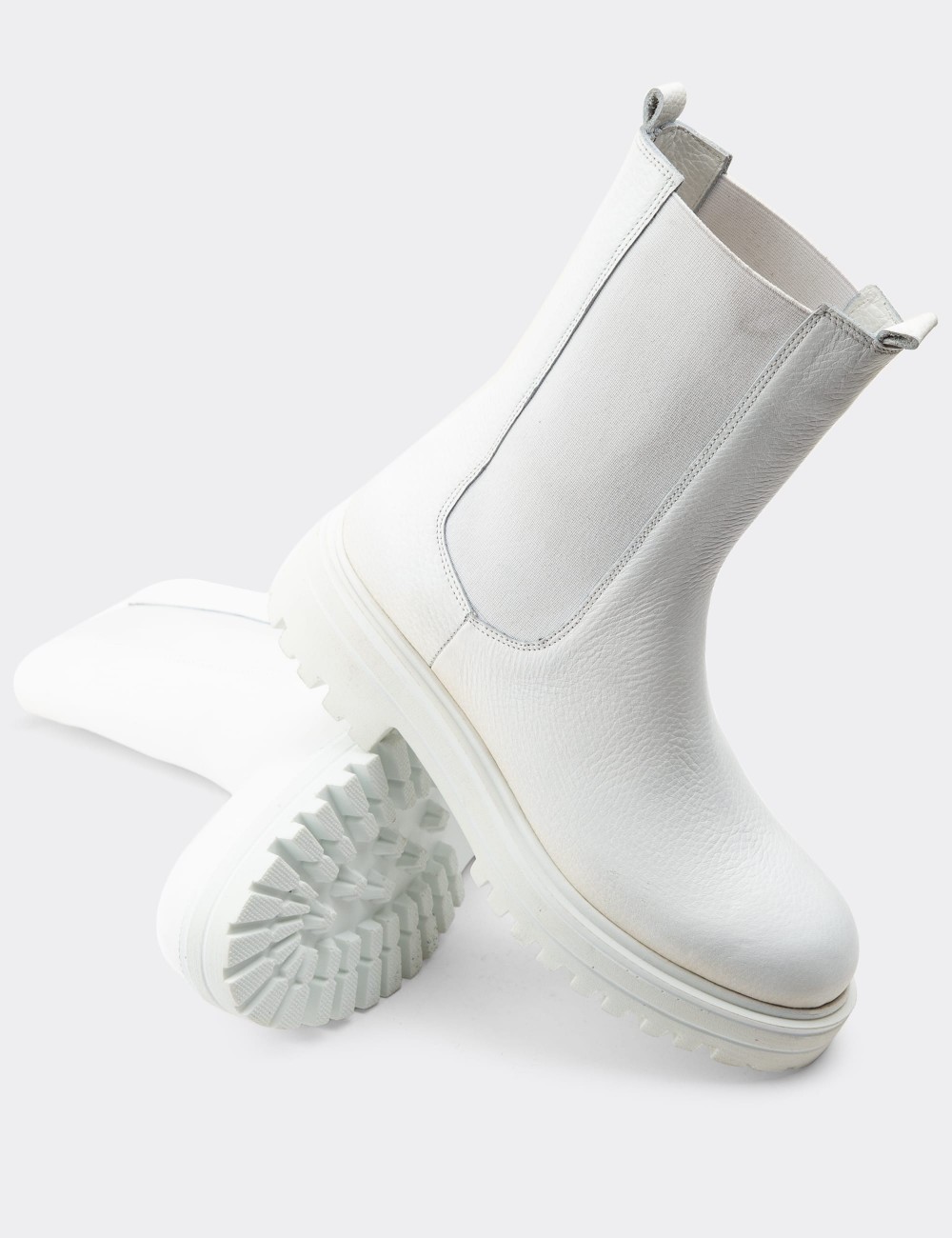 White  Leather Chelsea Boots - E2020ZBYZC01