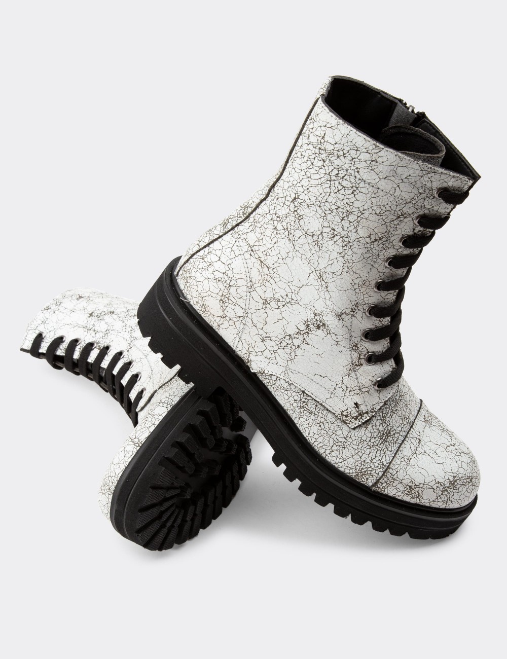 White Leather Vintage Boots - 01802ZBYZE01
