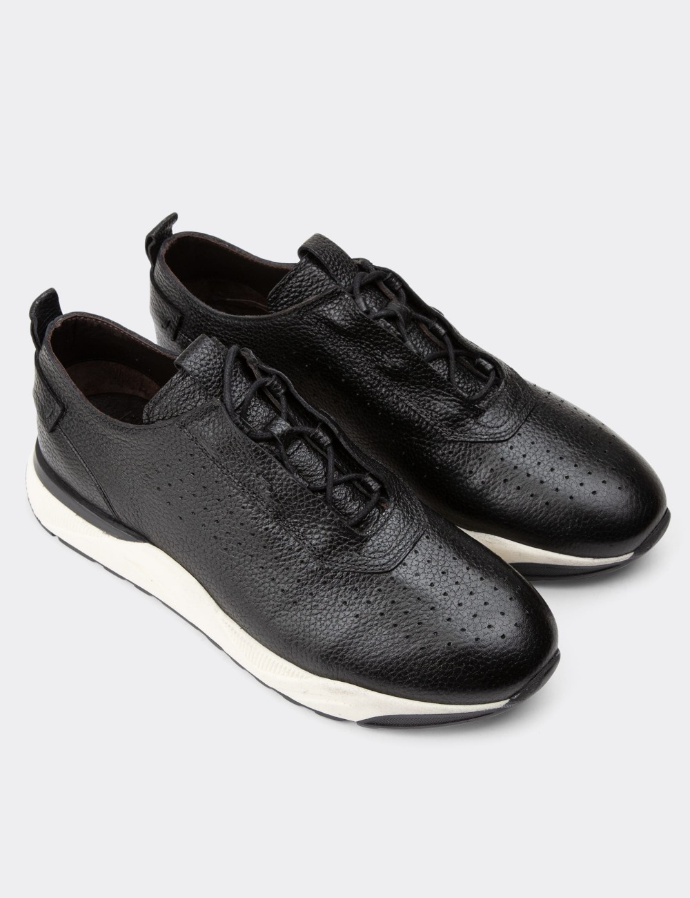 Black Leather Sneakers - 01904MSYHE01