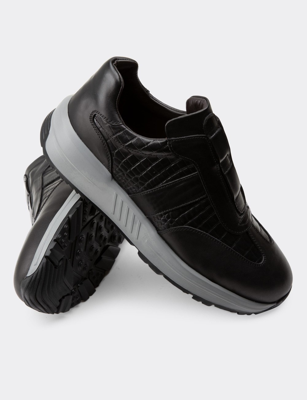 Black Leather Sneakers - 01891MSYHE01