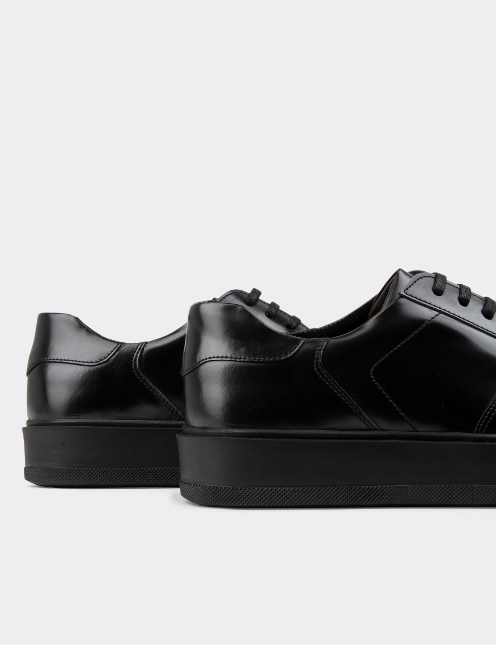 Black Leather Sneakers - 01880MSYHP03