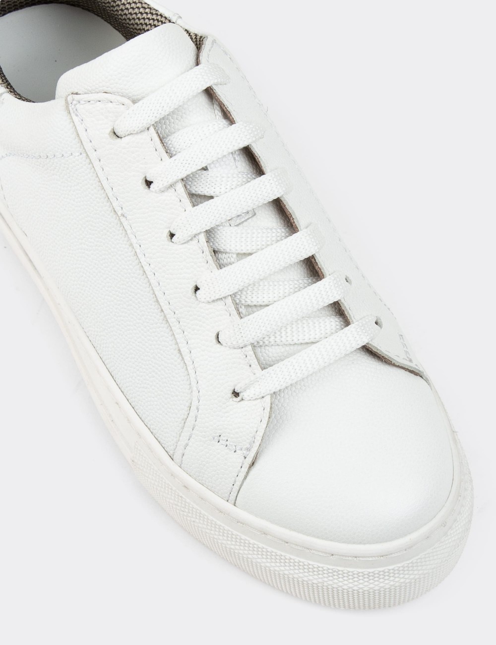 White Leather Sneakers - Z1681ZBYZC07