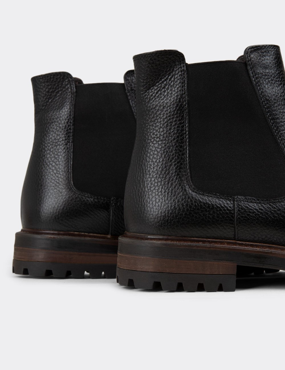 Black Leather Chelsea Boots - 01620MSYHC23