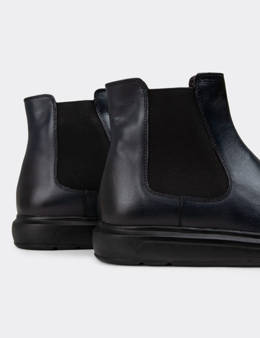 Navy Leather Chelsea Boots - 01620MLCVP03