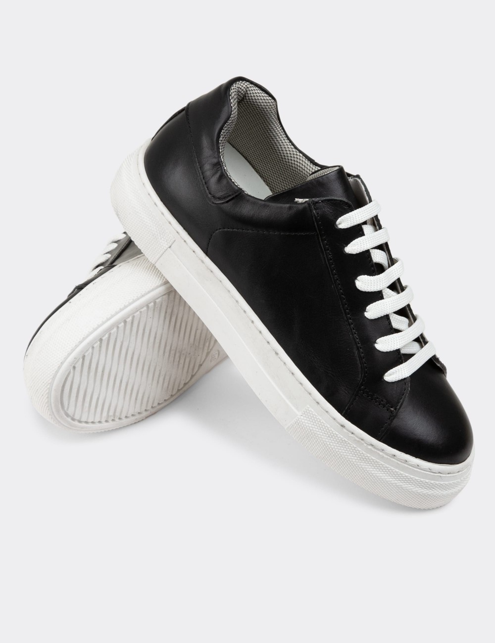 Black Leather Sneakers - Z1681ZSYHC31