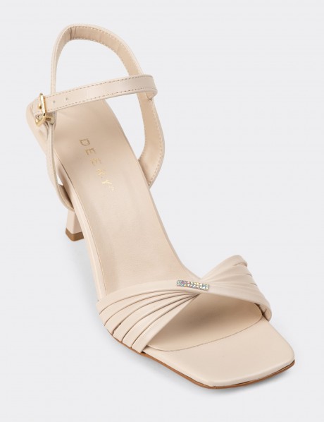 Beige Pump