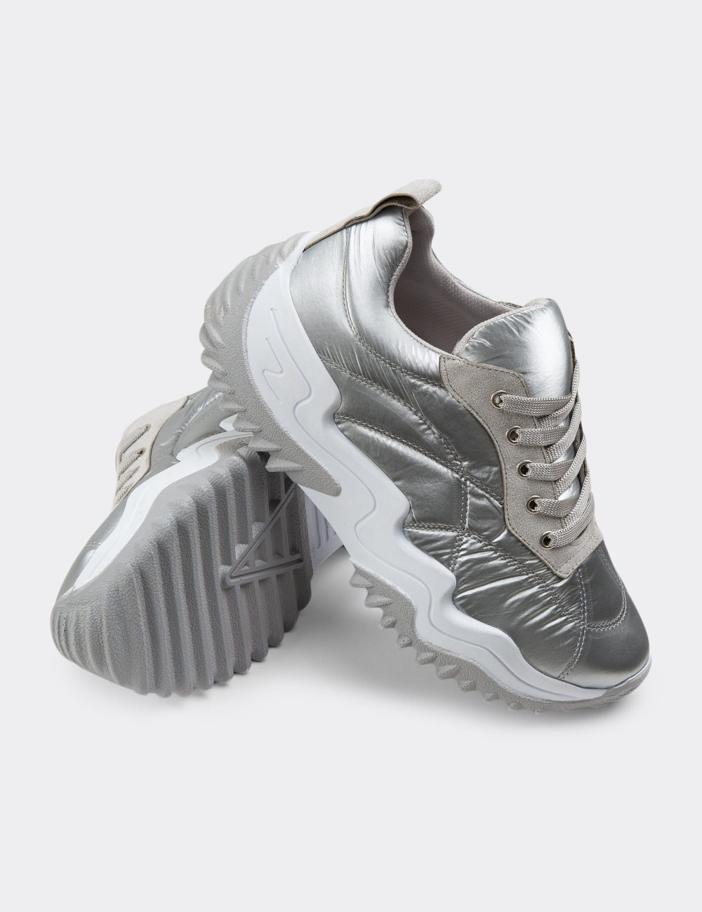 Silver Sneakers - K0028ZGMSC01