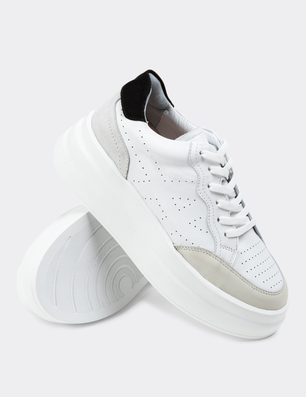 White Leather Sneakers - R6507ZBYZE01