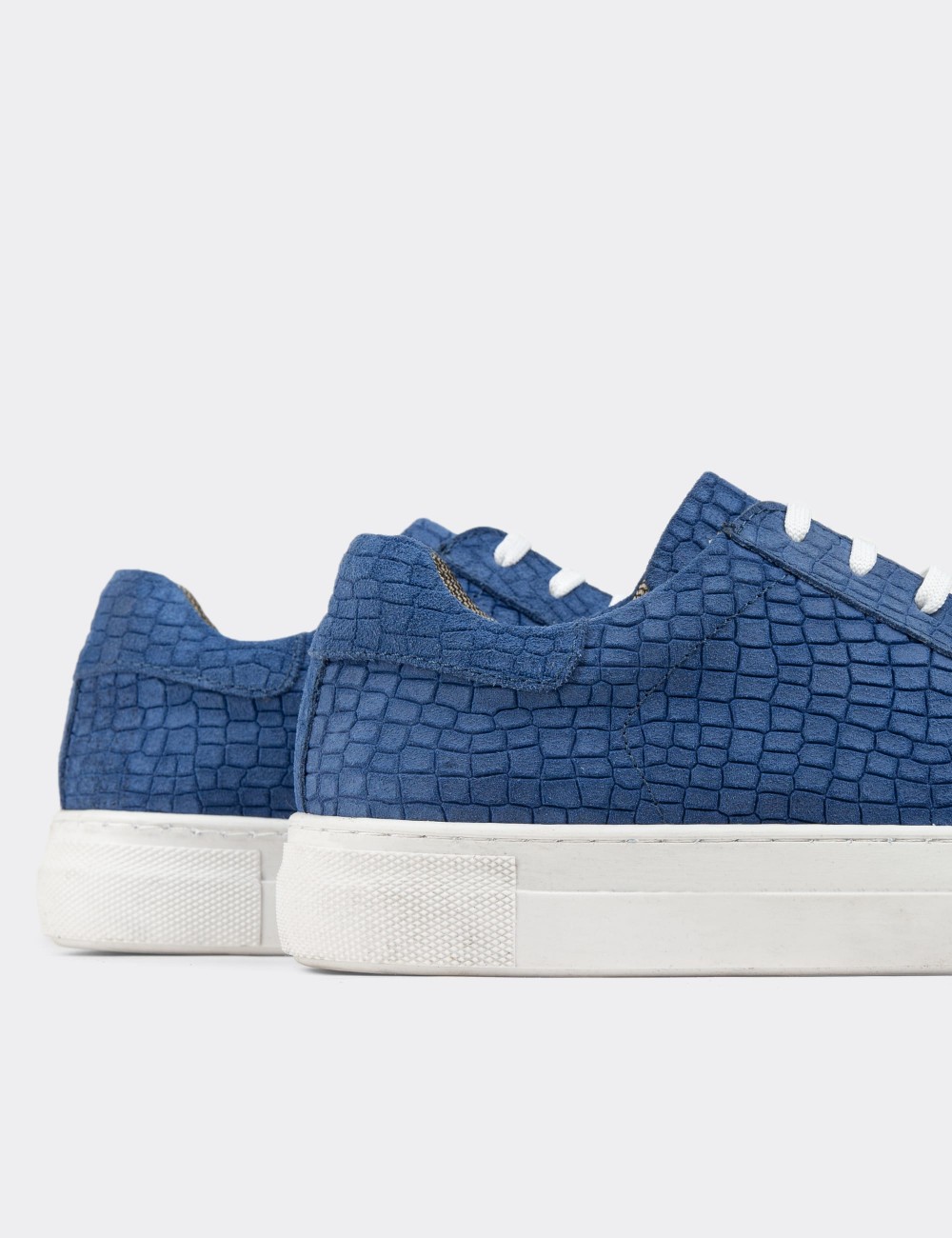 Blue Nubuck Calfskin Sneakers - Z1681ZMVIC15