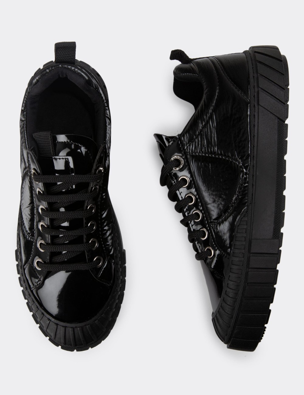 Black Sneakers - K2301ZSYHC01