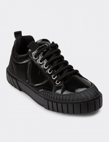 Black Sneakers - K2301ZSYHC01
