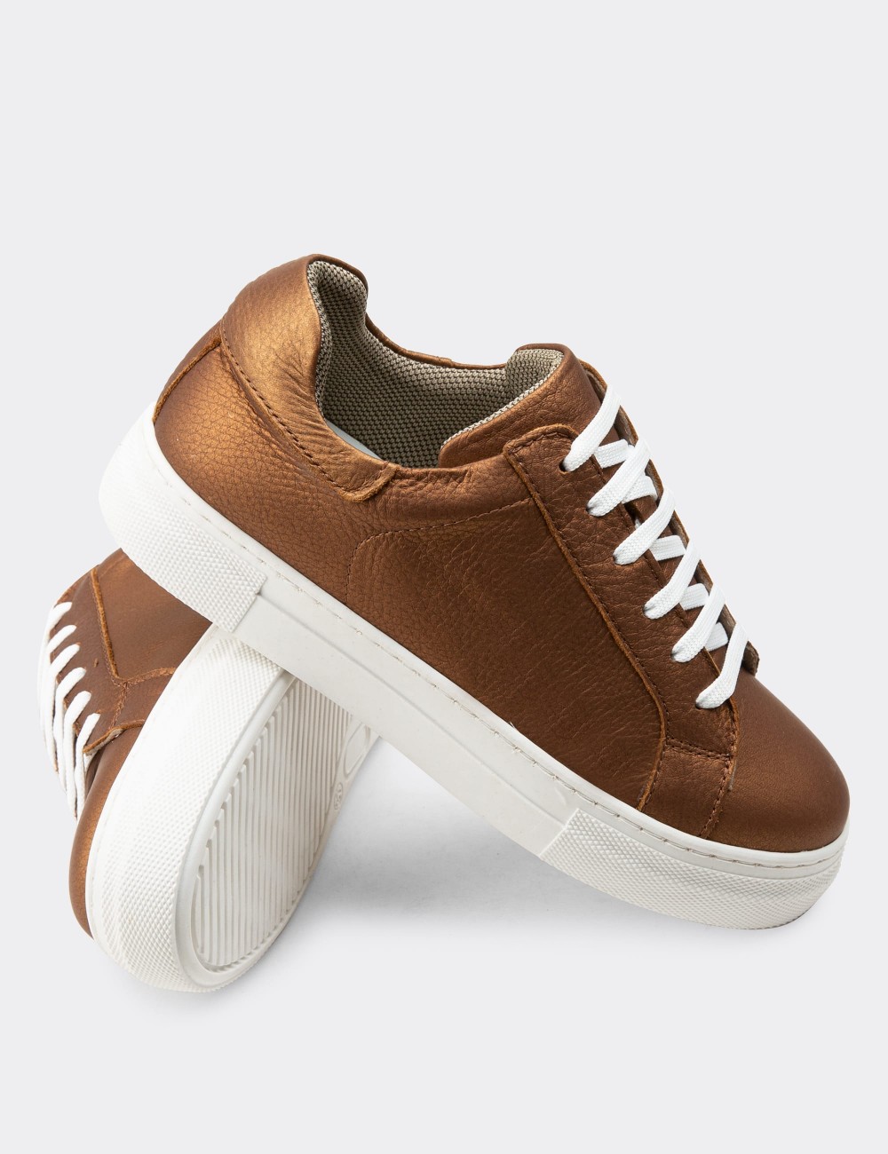Gold Leather Sneakers - Z1681ZALTC03