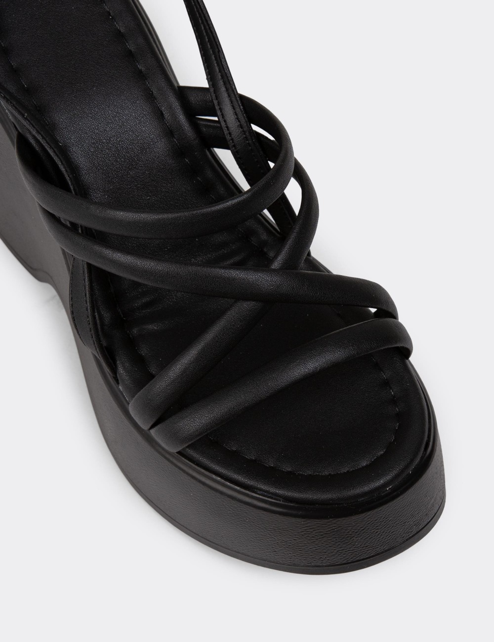 Black Sandals - DLG04ZSYHC01