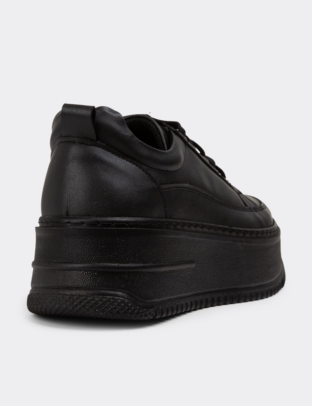Black Sneakers - CE175ZSYHC02