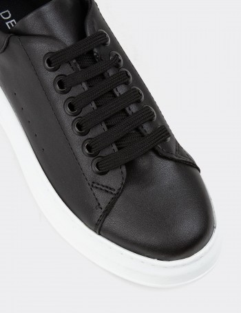 Black Sneakers - CE119ZSYHP01