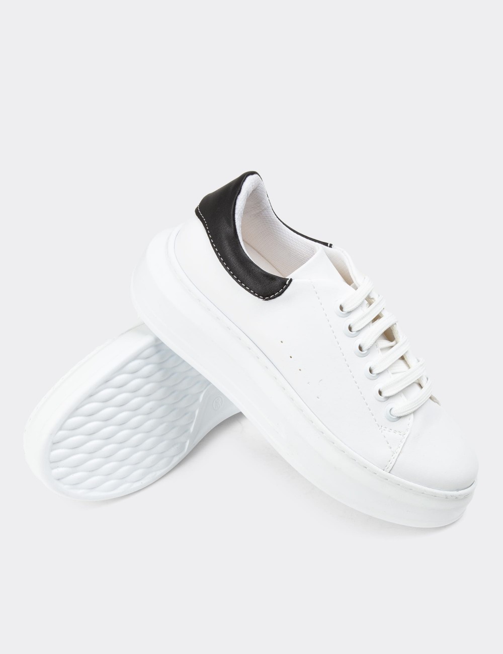 White Sneakers - CE119ZBYZP03