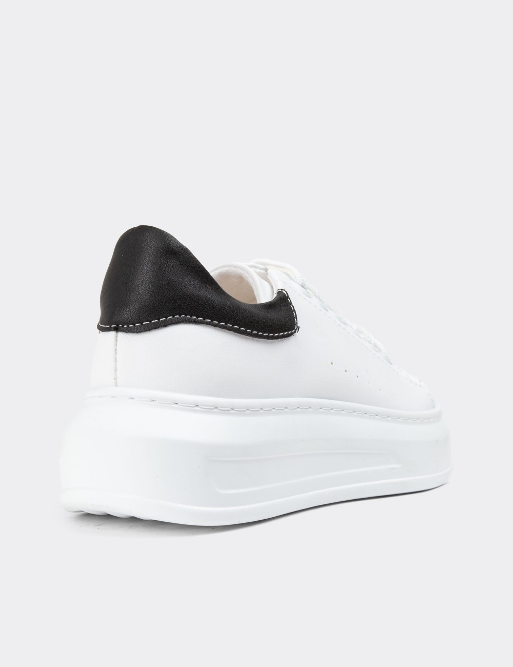 White Sneakers - CE119ZBYZP03