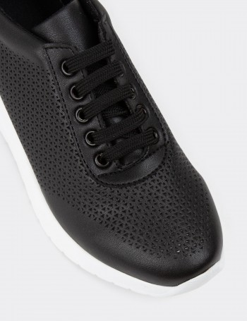 Black Sneakers - CE495ZSYHC01