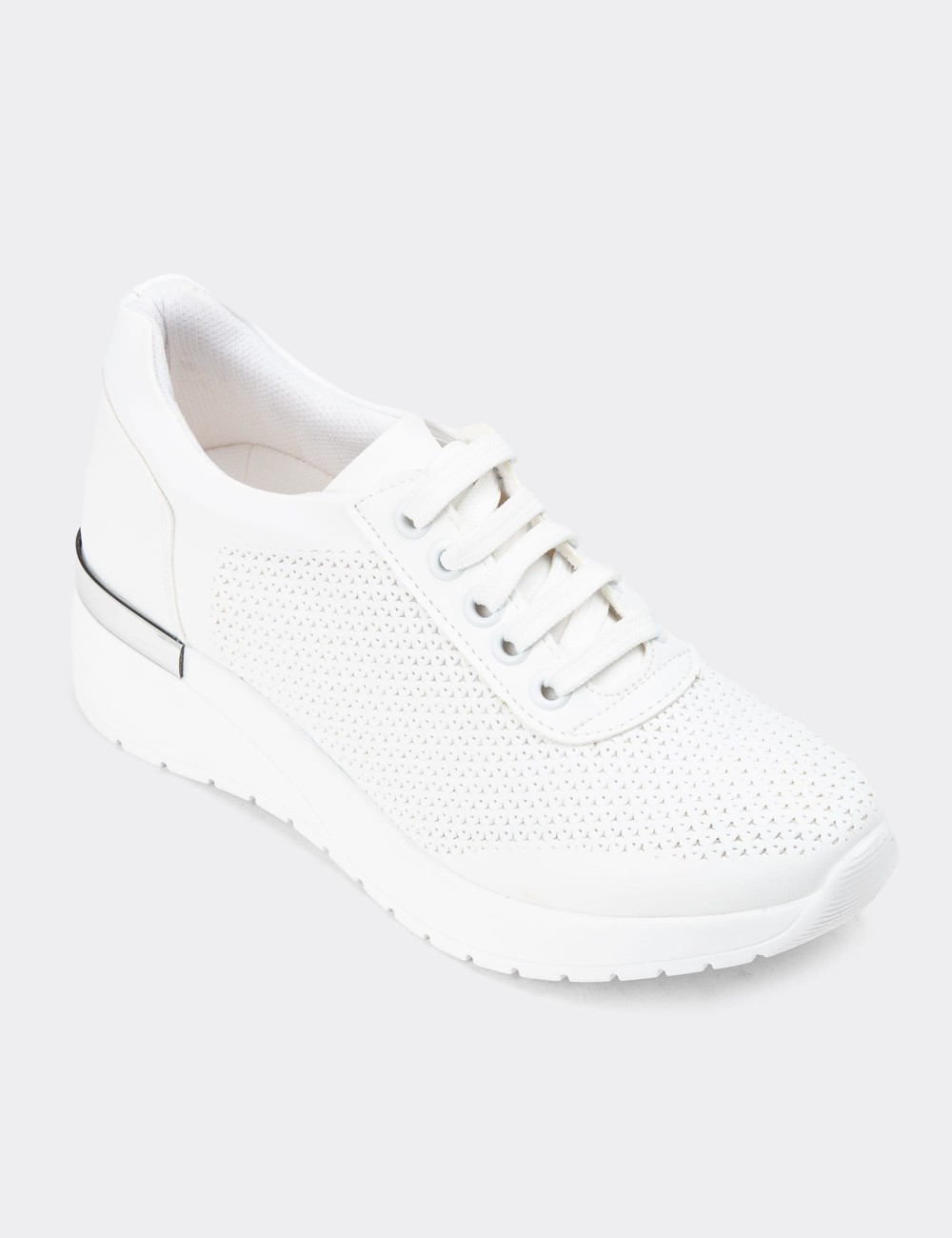 White Sneakers - CE495ZBYZC01