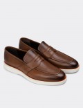 Mocassins En Cuir Partners - Taille US 10 (EUR 40) - Couleur Tan - Occasion Comme Neuf