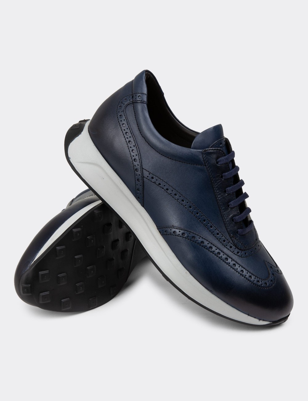 Navy Leather Sneakers - 00750MLCVE02