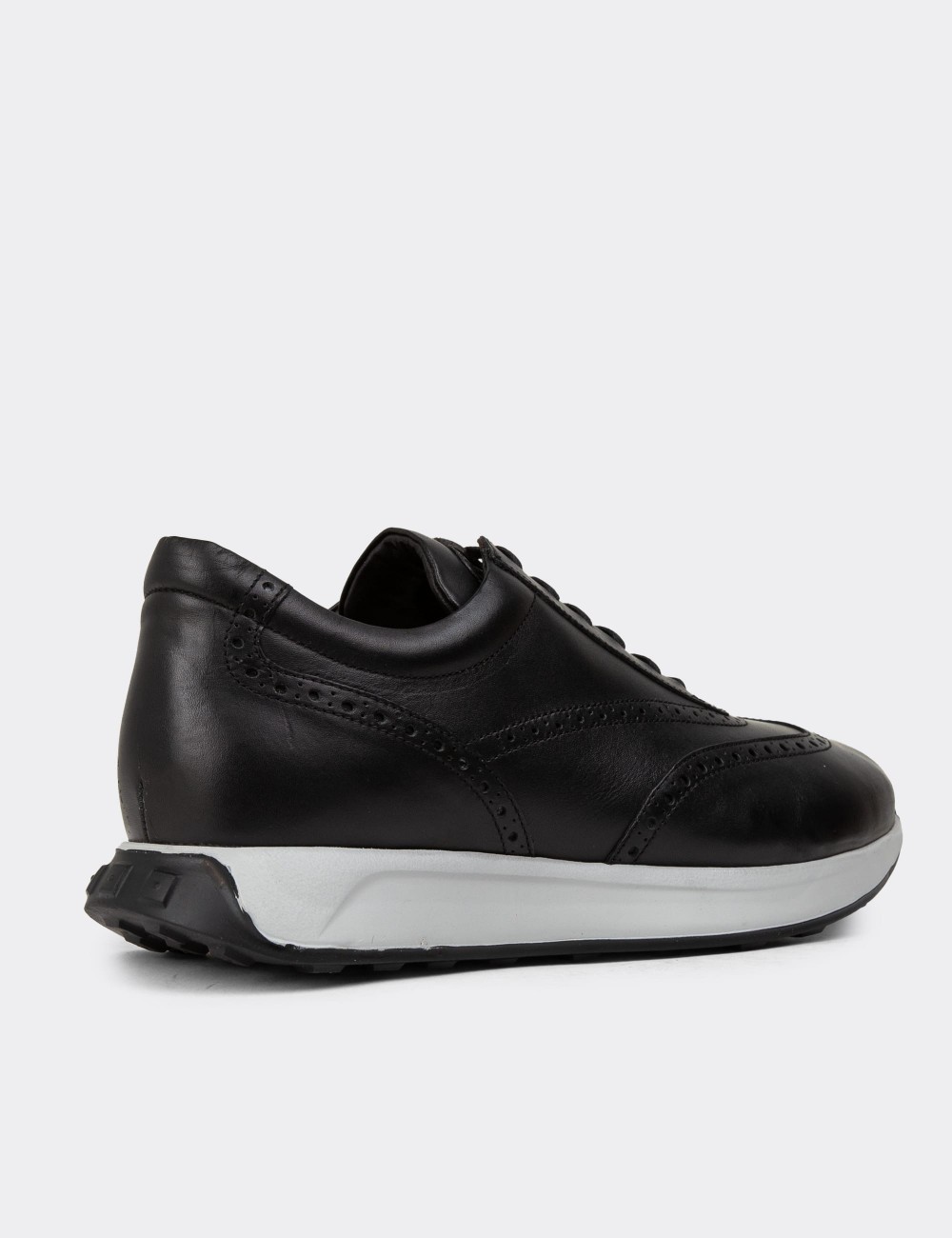 Black Leather Sneakers - 00750MSYHE06