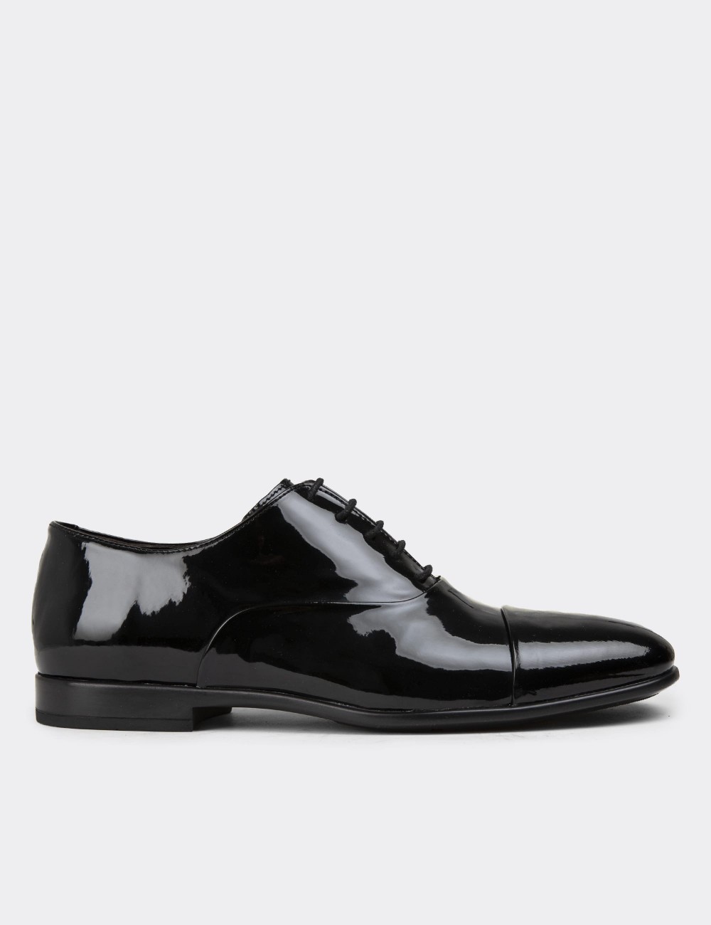 Black Patent Classic Shoes - 01026MSYHC10