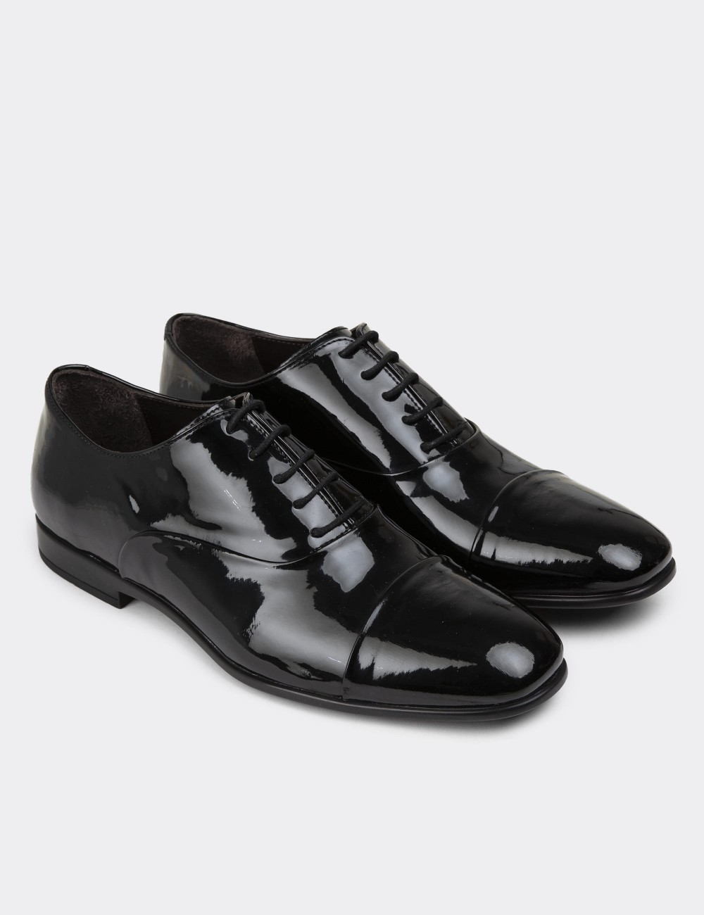 Black Patent Classic Shoes - 01026MSYHC10