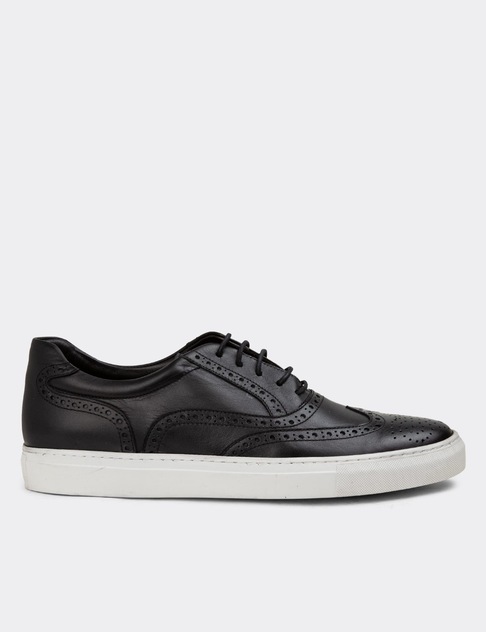 Black Leather Sneakers - 01637MSYHC08