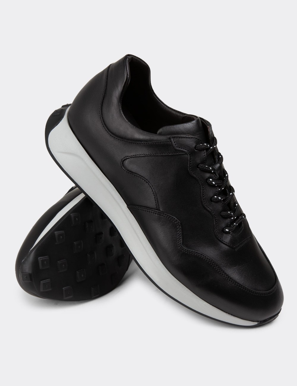 Black Leather Sneakers - 01725MSYHE05