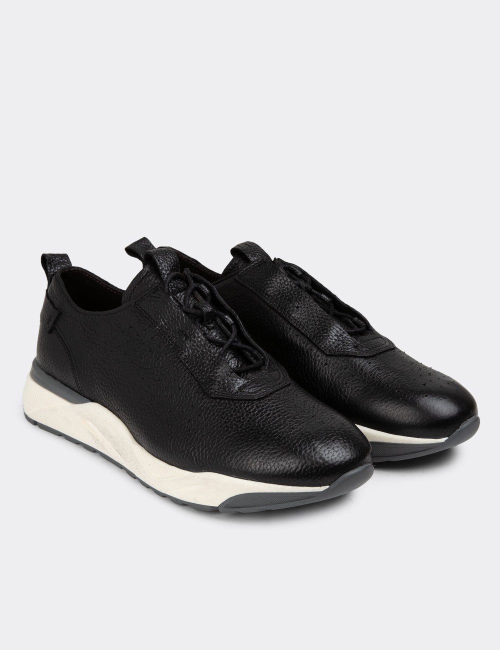 Black Leather Sneakers - 01904MSYHE02