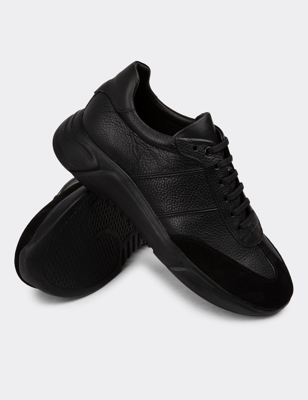 Black Leather Sneakers - 01961MSYHP02